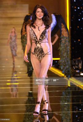 别再被一手货源谎言巨乳女明星